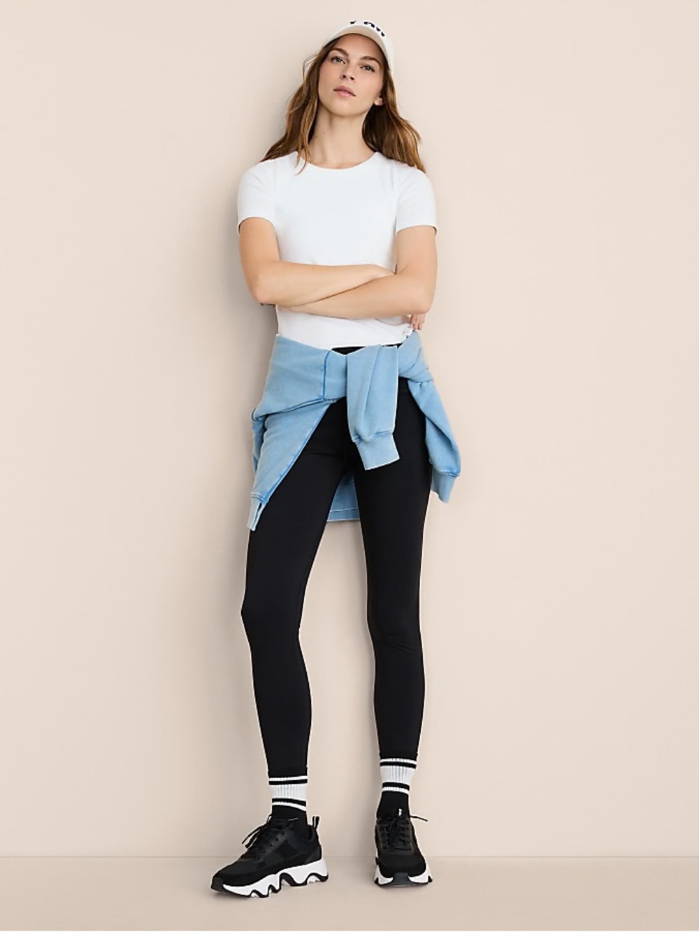 Lou & Grey Sporty Brushed Back Leggings Size L NWT
High-Waist Leggings Classic